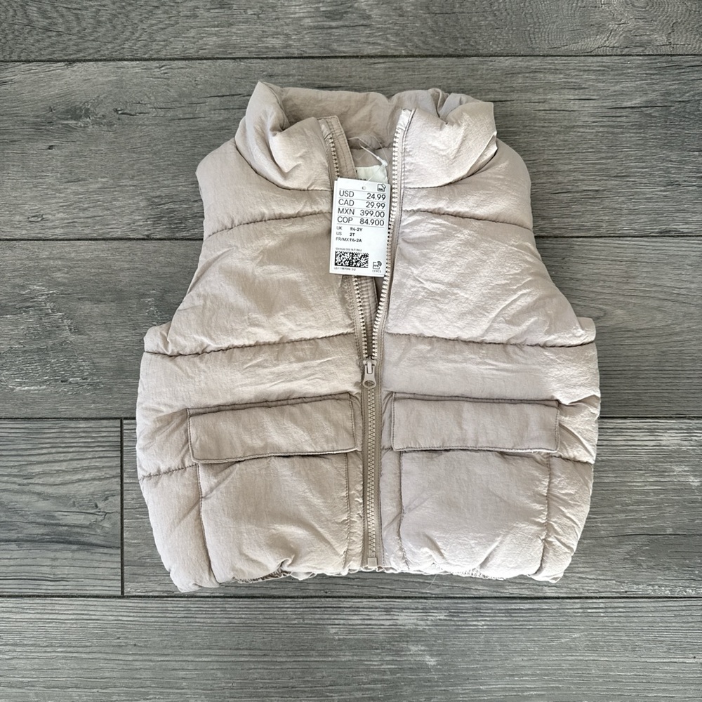 NWT H&M Beige Puffer Vest